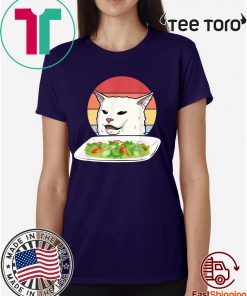 Angry women yelling at confused cat at dinner table meme Funny T-Shirt