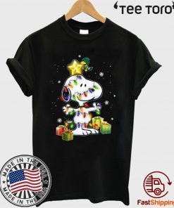 Woodstock Decorates Snoopy With Christmas Lights Offcial T-Shirt