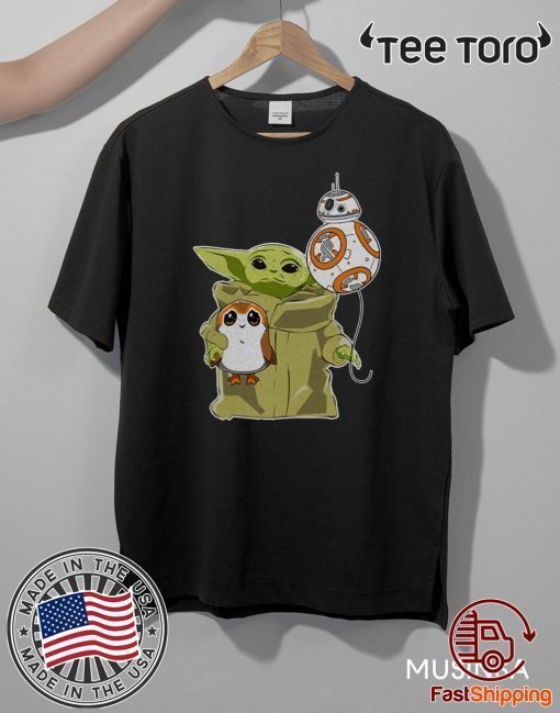 The Mandalorian Baby Yoda hug Sad Porg Unisex T-Shirt