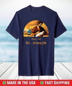 Saint Joseph holds baby Jesus while Mary sleeps T-Shirt