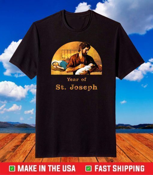 Saint Joseph holds baby Jesus while Mary sleeps T-Shirt