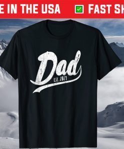 Vintage Father's day Promoted to Dad est 2021 T-Shirt