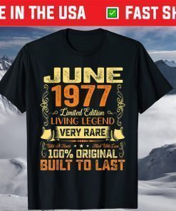 44th Birthday Born In June 1977 Vintage Retro 44 Years Old T-Shirt