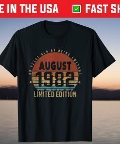 39th Birthday 39 Years Old Vintage 1982 Born in August 1982 T-Shirt