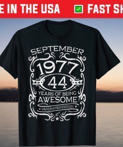 Birthday 44 Years Old Apparel Vintage September 1977 44th Birthday T-Shirt