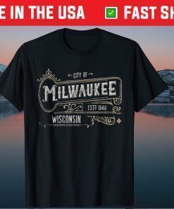 Milwaukee WI Vintage Victorian Style Home City Distressed Classic T-Shirt