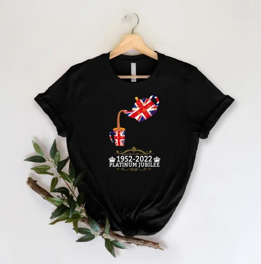 1952-2022 Platinum Jubilee, Queen Elizabeth's Platinum Jubilee Tee Shirt