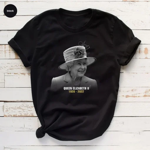 Elizabeth II Queen Rest In Peace Thanks For The Memories 1926-2022 T-Shirt