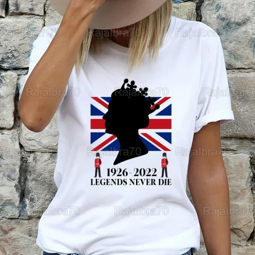 Fray For Queen Elizabeth II 1926-2022 Queen Of England T-Shirt