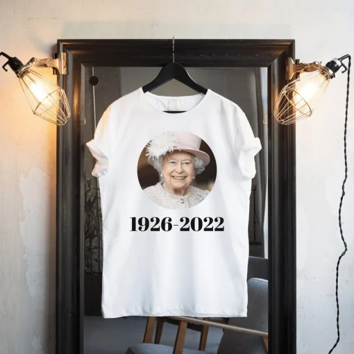 Her Majesty the Queen Elizabeth II 1926-2022 T-Shirt