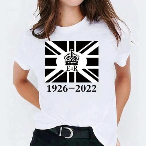 Liz Rest in Peace Queen Elizabeth Crown RIP Her Majesty the Queen Elizabeth II 1926-2022 T-Shirt