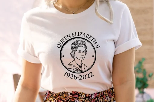 Pray For Elizabeth II 1926-2022 Queen Of England Rest In Peace T-Shirt