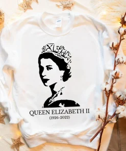 Prayers For The Queen Elizabeth ll 1926-2022 T-Shirt