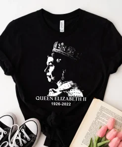 RIP Queen Elizabeth II 1926-2022 RIP Majesty The Queen Tee Shirt