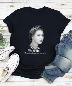 RIP Queen Elizabeth II Thanks For The Memories 1926-2022 T-Shirt