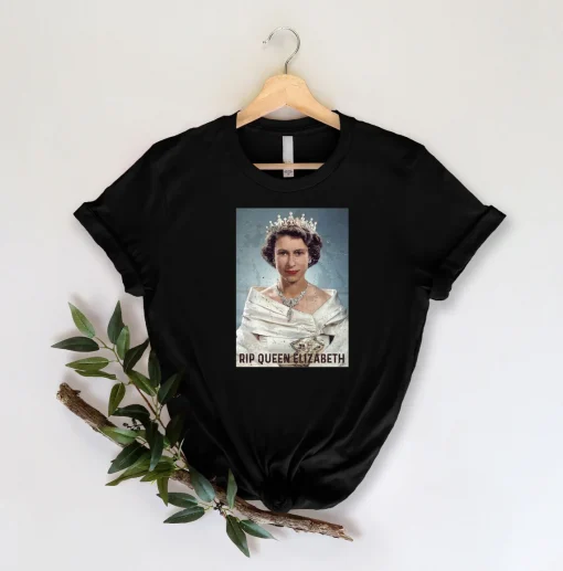 RIP Queen Elizabeth Queen Of England 1926-2022 T-Shirt