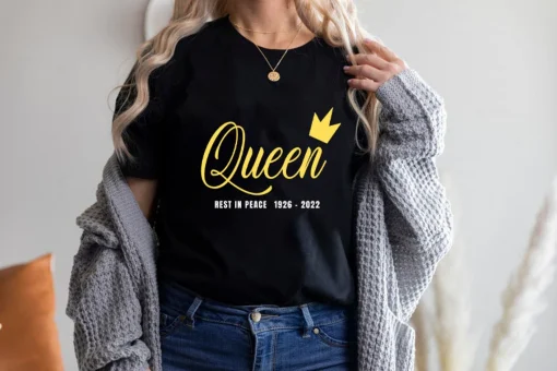 RIP Queen Elizabeth Rest In Peace Elizabeth II 1926-2022 T-Shirt