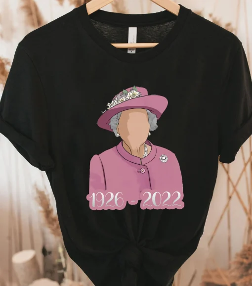 RIP Queen Elizabeth ll 1926-2022 The Queen Rest In Peace Majesty T-Shirt