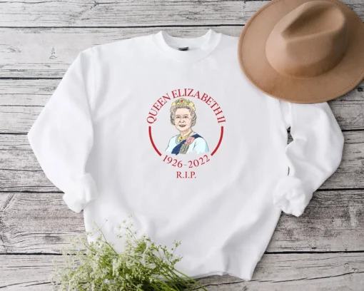 RIP Queen Elizabeth ll Rest In Peace Majesty The Queen 1926-2022 T-Shirt