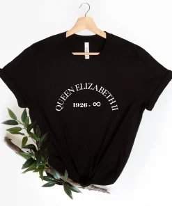 Rest In Peace Elizabeth II 1926-2022 Queen Of England Since 1952 T-Shirt