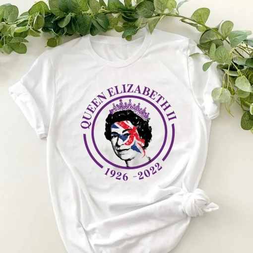 Rip Queen Elizabeth Platinum Jubilee 1926-2022 Rest In Peace Majesty The Queen T-Shirt