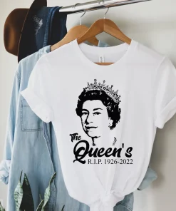 The Queens RIP 1926-2022 End Of An Era T-Shirt