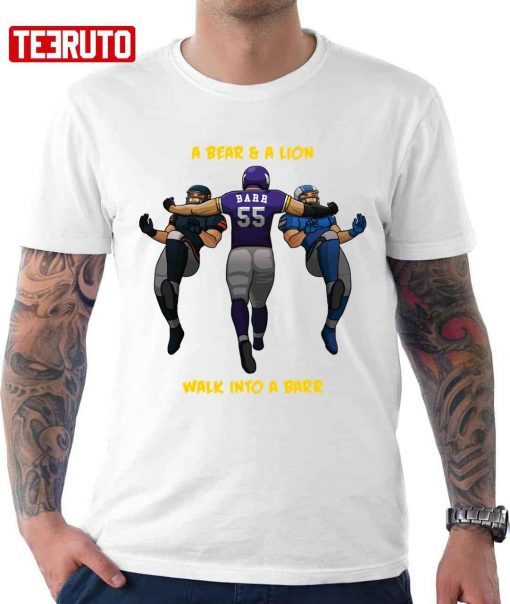 A Bear & A Lion Walk Into A Barr Minnesota Vikings T-shirt