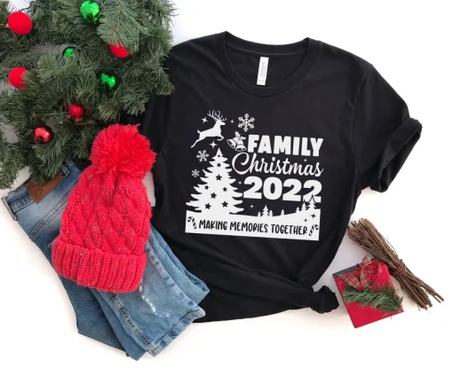 Family Christmas 2022 Making Memories Together T-Shirt