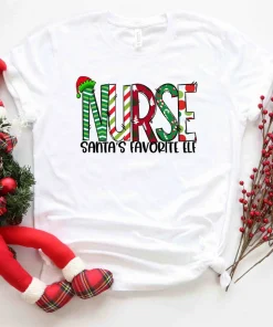 Nurse Santa's Favorite Elf Merry Christmas T-Shirt