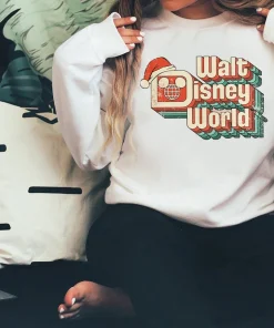 Vintage Walt Disney World Christmas T-Shirt