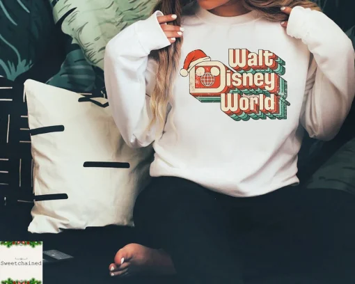 Vintage Walt Disney World Christmas T-Shirt