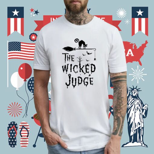 Cat Halloween Theme The Wicked Judge T-Shirt