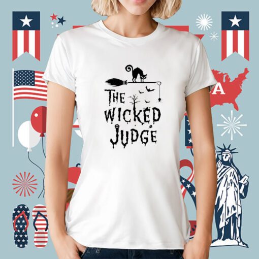 Cat Halloween Theme The Wicked Judge T-Shirt