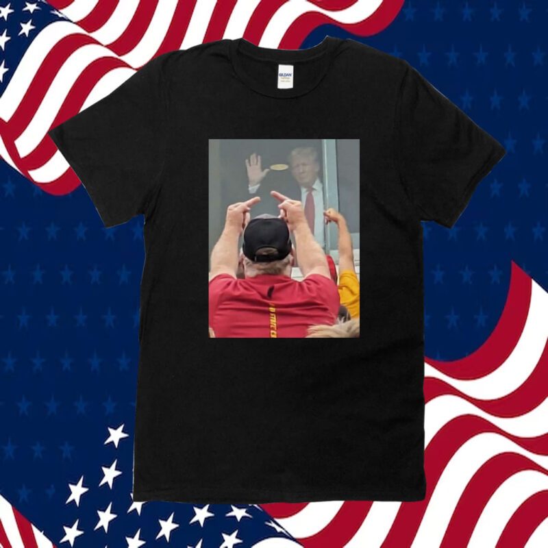 This Picture Of Donald Trump Getting The Middle Finger Tee Shirt