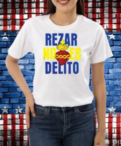 Abogados Cristiano Rezar No Es Delito Shirt