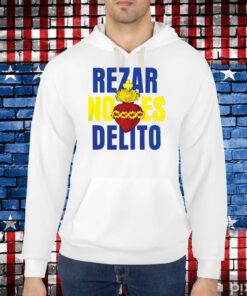 Abogados Cristiano Rezar No Es Delito Shirt