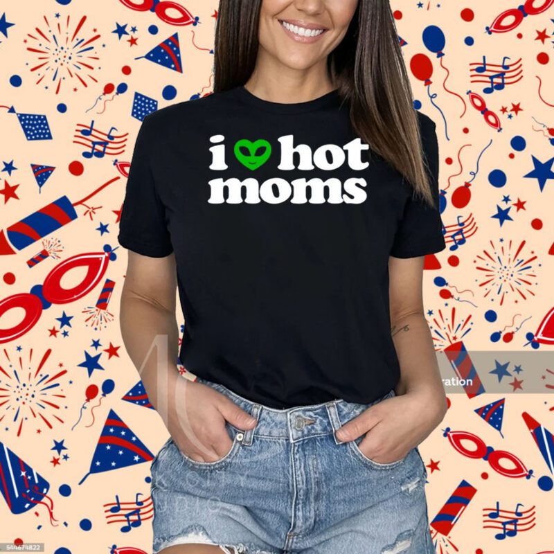 Dannyduncan69 I Heart Hot Moms Alien Tee-Unisex T-Shirt