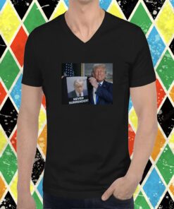 Shows Donald Trump Off Trump Mugshot Never Surrender Women’s Heritage Cropped Tee Shirt