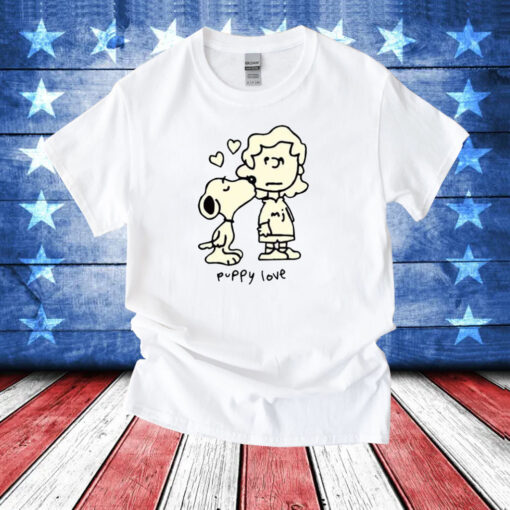 Mom Jeans Snoopy Puppy Love T-Shirt