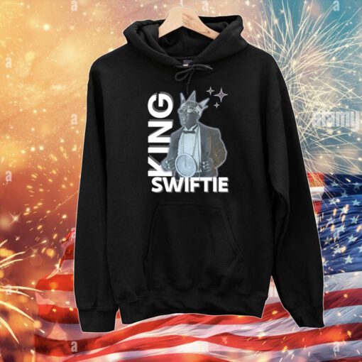 Aprilswiftiee King Swiftie T-Shirts